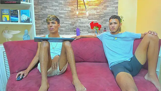 Snapshot of StrawwBoys chatting on 14, 1, 2025 StrawwBoys online show from 14, 1, 2025