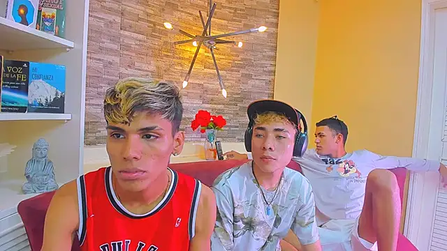 Snapshot of StrawwBoys chatting on 20, 1, 2025 StrawwBoys online show from 20, 1, 2025