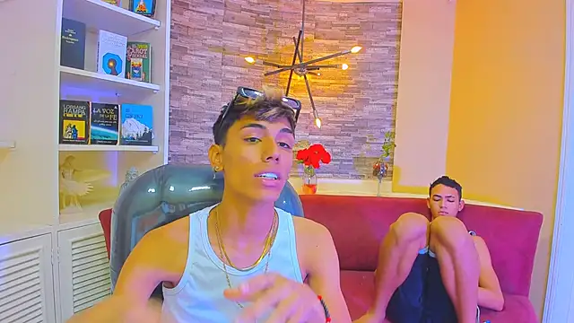 Snapshot of StrawwBoys chatting on 21, 1, 2025 StrawwBoys online show from 21, 1, 2025