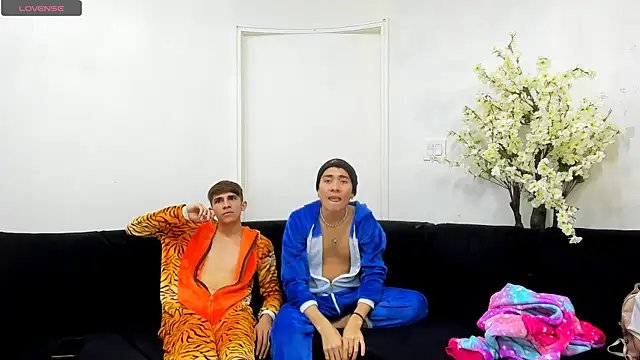 Snapshot of StrawwBoys chatting on 11, 9, 2025 StrawwBoys online show from 11, 9, 2025