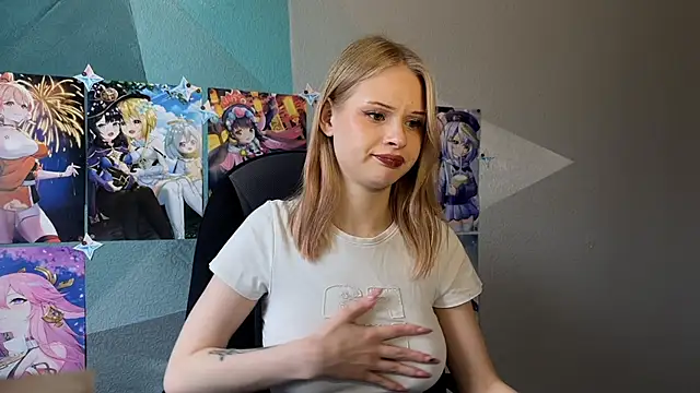 Snapshot of lisa_barbie chatting on 8, 11, 2025 lisa barbie online show from 8, 11, 2025