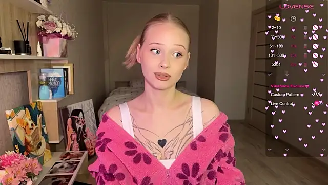 Snapshot of lisa_barbie chatting on 25, 11, 2025 lisa barbie online show from 25, 11, 2025