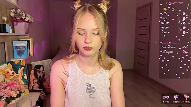 Snapshot of lisa_barbie chatting on 1, 12, 2025 lisa barbie online show from 1, 12, 2025