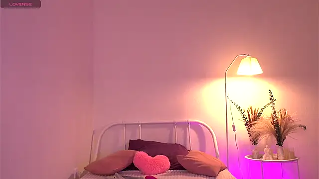 Snapshot of tender_babyy chatting on 3, 10, 2025 tender babyy online show from 3, 10, 2025