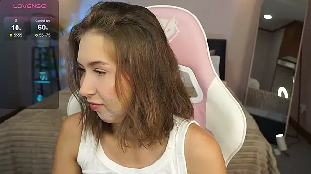 Snapshot of LinaSiren chatting on 14, 12, 2024 LinaSiren online show from 14, 12, 2024