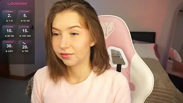 Snapshot of LinaSiren chatting on 15, 12, 2024 LinaSiren online show from 15, 12, 2024