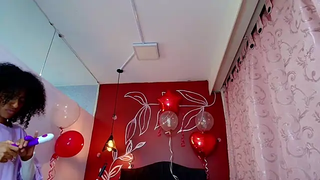 Zia Green online show from 19, 2, 2025