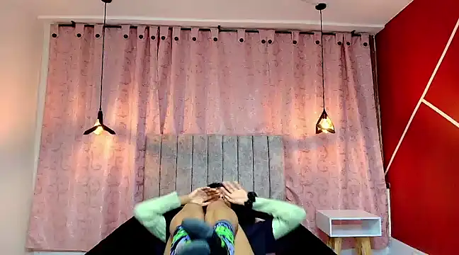 Zia Green online show from 8, 3, 2025