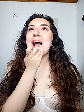 Emi chik online show from 21, 12, 2024