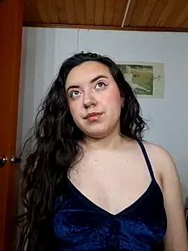 Snapshot of Emi_chik chatting on 22, 4, 2026 Emi chik online show from 22, 4, 2026