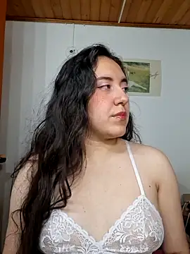 Snapshot of Emi_chik chatting on 26, 4, 2026 Emi chik online show from 26, 4, 2026