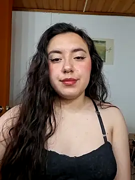 Snapshot of Emi_chik chatting on 5, 6, 2026 Emi chik online show from 5, 6, 2026