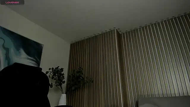 KatieNolan 1 online show from 4, 3, 2026