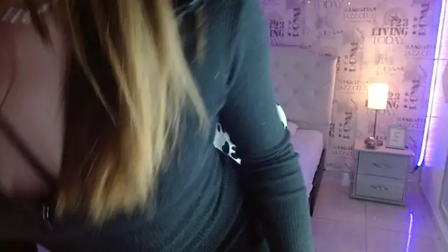 Ivyy Crystal online show from 5, 2, 2025