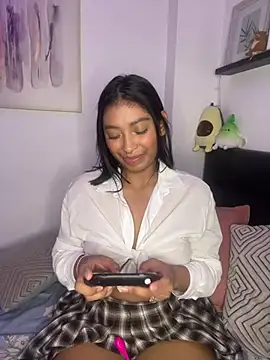 Isabella fasilier online show from 3, 2, 2025