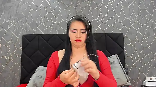 NicoleJonss online show from 27, 2, 2025