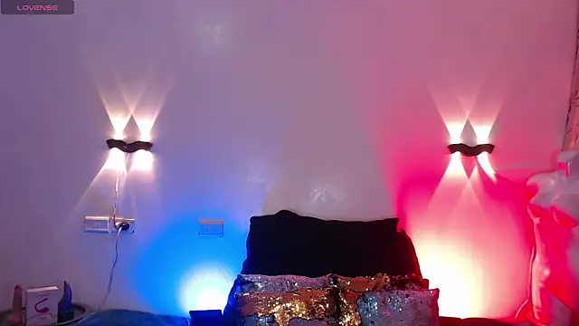 Emili Roux online show from 10, 11, 2025