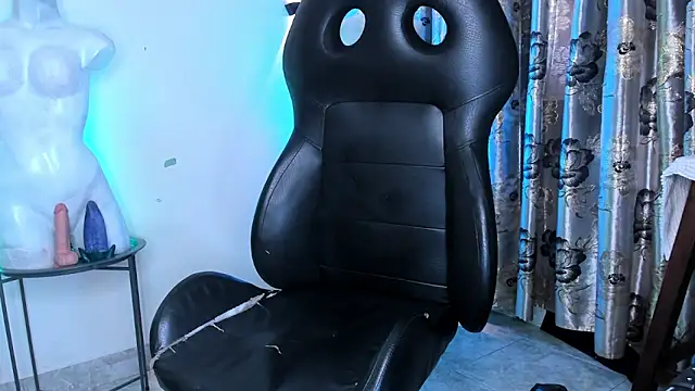 Emili Roux online show from 27, 2, 2026