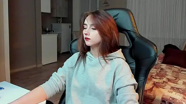 Snapshot of SilverDream chatting on 13, 2, 2025 SilverDream online show from 13, 2, 2025