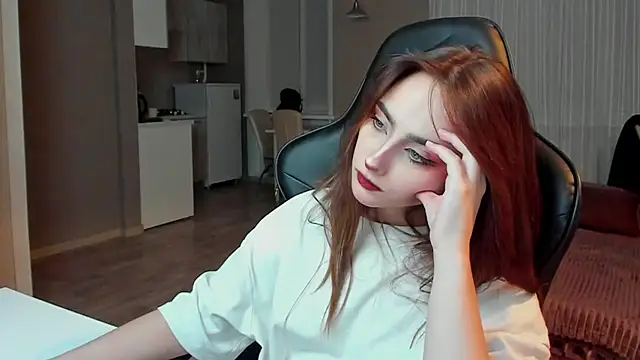 Snapshot of SilverDream chatting on 14, 2, 2025 SilverDream online show from 14, 2, 2025