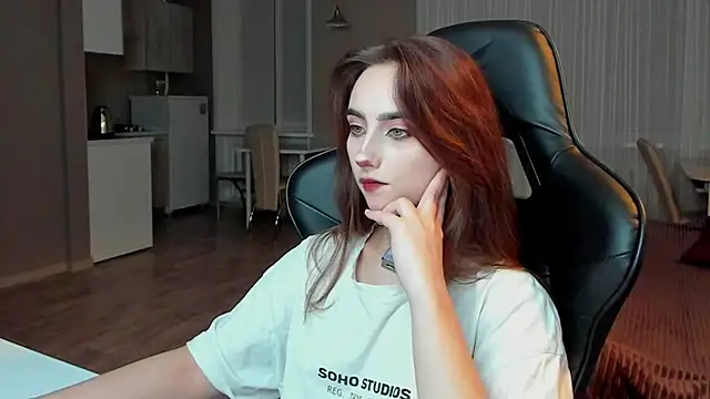 Snapshot of SilverDream chatting on 25, 2, 2025 SilverDream online show from 25, 2, 2025