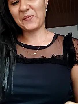 Snapshot of elena_jonees chatting on 12, 3, 2025 elena jonees online show from 12, 3, 2025