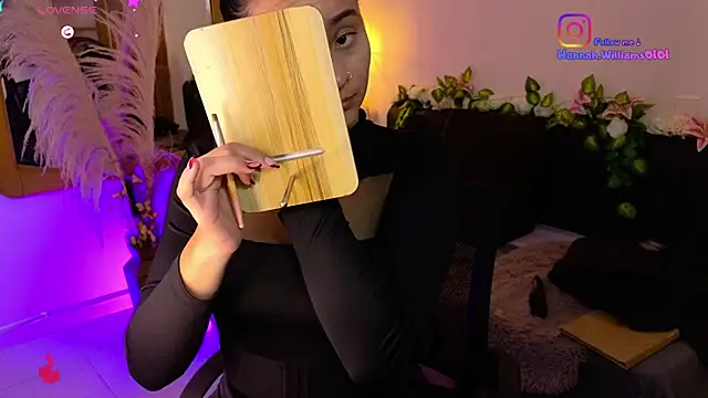 Hannah williams1 online show from 4, 12, 2025