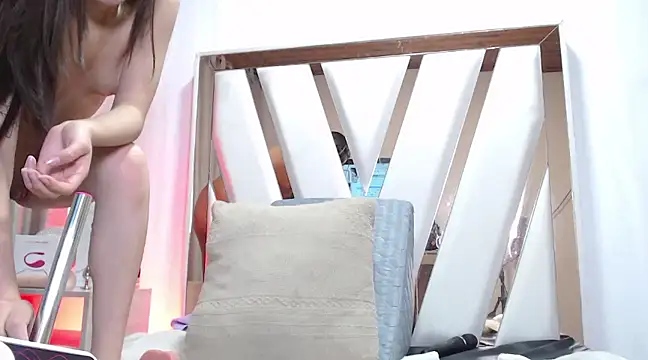 dafne queenn online show from 6, 3, 2025