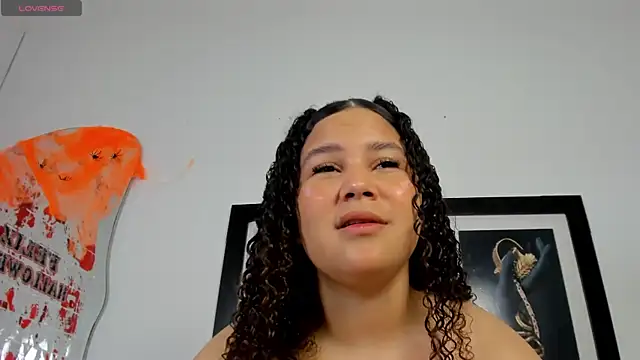 zoee lovv online show from 24, 10, 2025