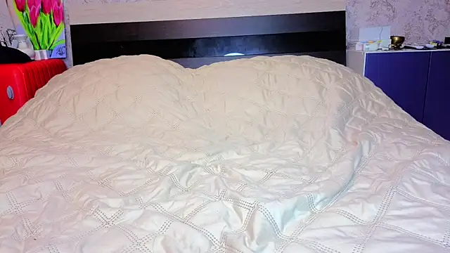 Snapshot of Baiambel_Mi chatting on 15, 4, 2026 Baiambel Mi online show from 15, 4, 2026