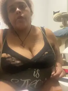 Snapshot of juicybooty_cherri2 chatting on 19, 1, 2025 juicybooty cherri2 online show from 19, 1, 2025