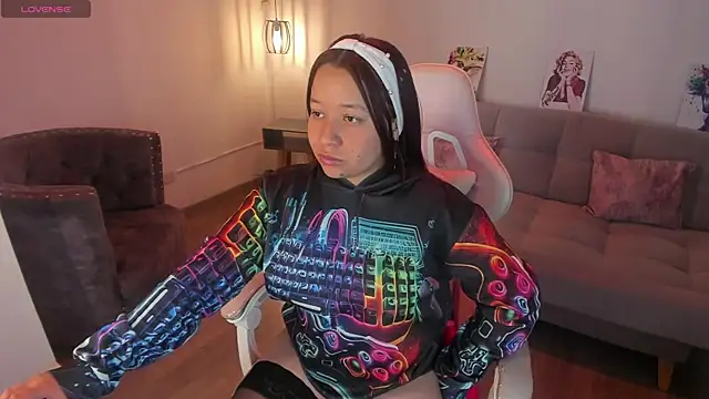 Jhiinny Brownn online show from 14, 9, 2025