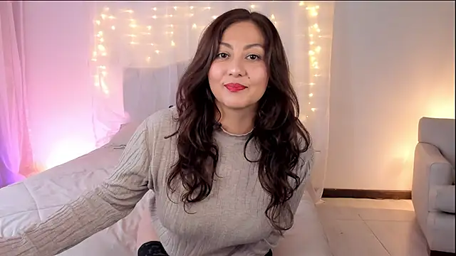 Snapshot of karla_paradise_ chatting on 16, 12, 2024 karla paradise online show from 16, 12, 2024