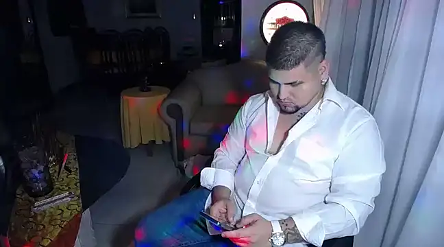 Snapshot of pitbullveryhot chatting on 3, 3, 2025 pitbullveryhot online show from 3, 3, 2025