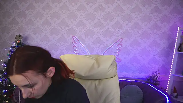 Roxy Rayy online show from 9, 1, 2025