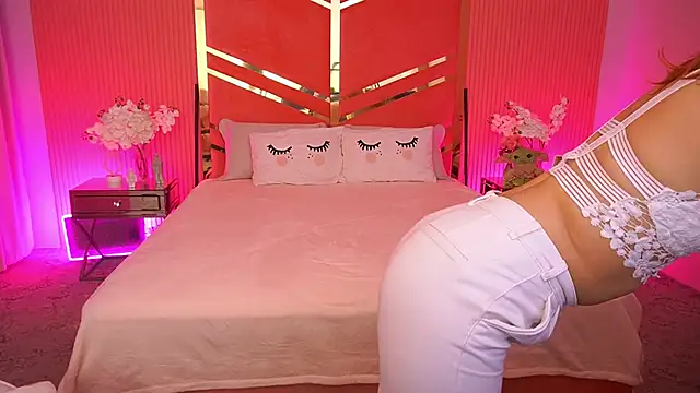 Roxy Rayy online show from 2, 12, 2025