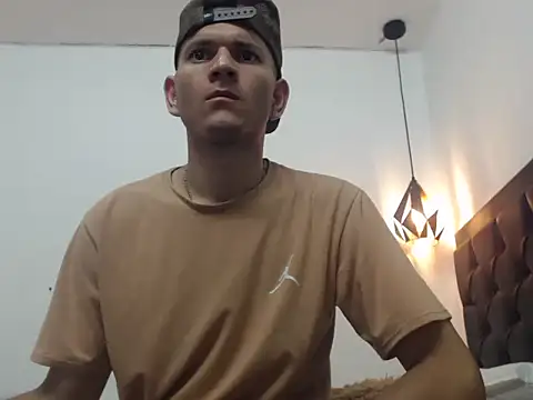 Snapshot of Latin_Boy24 chatting on 4, 10, 2025 Latin Boy24 online show from 4, 10, 2025