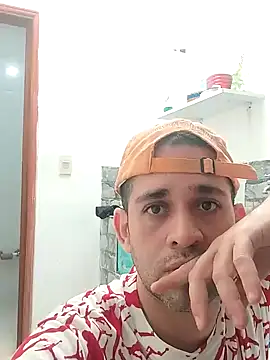 Snapshot of CRISTHIAN_GREY01 chatting on 22, 12, 2024 CRISTHIAN GREY01 online show from 22, 12, 2024