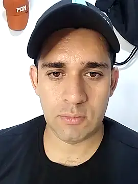 Snapshot of CRISTHIAN_GREY01 chatting on 14, 1, 2025 CRISTHIAN GREY01 online show from 14, 1, 2025