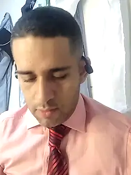 Snapshot of CRISTHIAN_GREY01 chatting on 24, 1, 2025 CRISTHIAN GREY01 online show from 24, 1, 2025