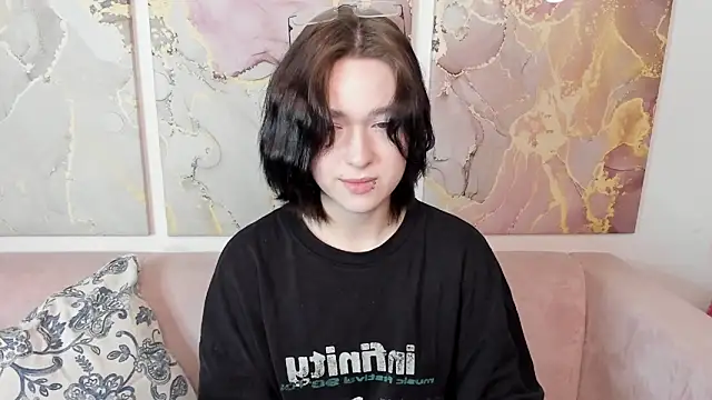 fiamoory online show from 2, 6, 2026