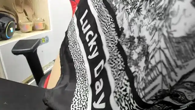 Snapshot of Hotqueensex chatting on 15, 9, 2025 Hotqueensex online show from 15, 9, 2025