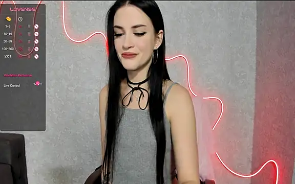 Molly Crystall online show from 20, 10, 2025