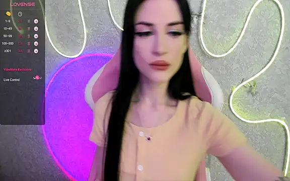 Molly Crystall online show from 21, 4, 2026