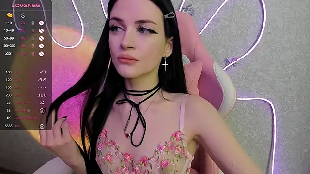 Snapshot of Molly_Crystall chatting on 13, 7, 2026 Molly Crystall online show from 13, 7, 2026