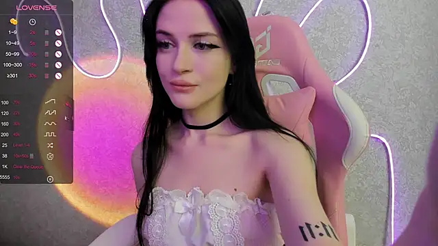 Snapshot of Molly_Crystall chatting on 18, 7, 2026 Molly Crystall online show from 18, 7, 2026