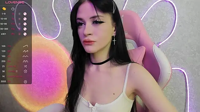 Snapshot of Molly_Crystall chatting on 20, 7, 2026 Molly Crystall online show from 20, 7, 2026