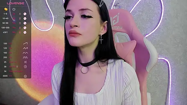 Snapshot of Molly_Crystall chatting on 23, 7, 2026 Molly Crystall online show from 23, 7, 2026