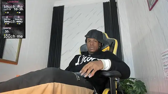 Snapshot of TOWERS21_ chatting on 3, 1, 2025 TOWERS21 online show from 3, 1, 2025