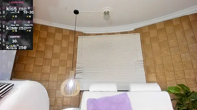 Snapshot of TOWERS21_ chatting on 18, 1, 2025 TOWERS21 online show from 18, 1, 2025